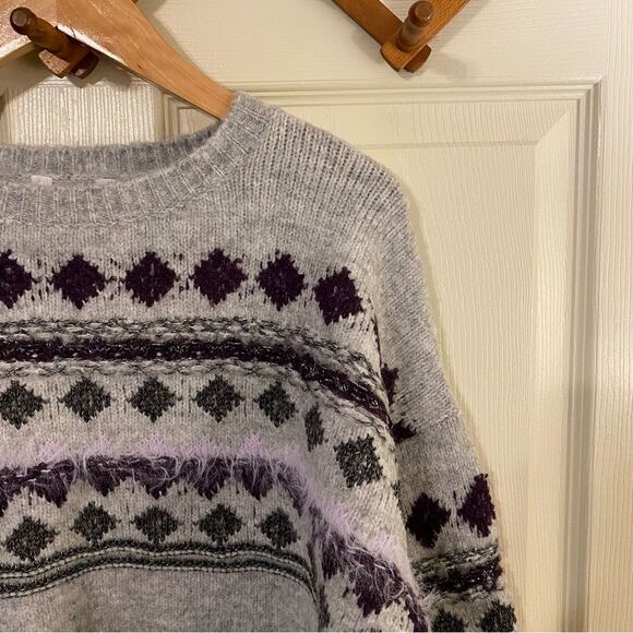 Time and Tru Gray and Purple Patterned Sweater - Picture 3 of 7